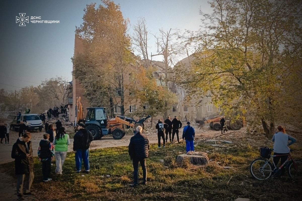 Российская ракета попала в пятиэтажку в Прилуках — четыре человека погибли-ФОТО 