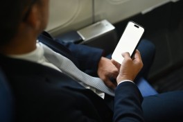 Зачем на самом деле нужен авиарежим в смартфоне?