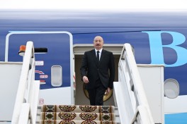 Ильхам Алиев прибыл с рабочим визитом в Туркменистан-ФОТО 