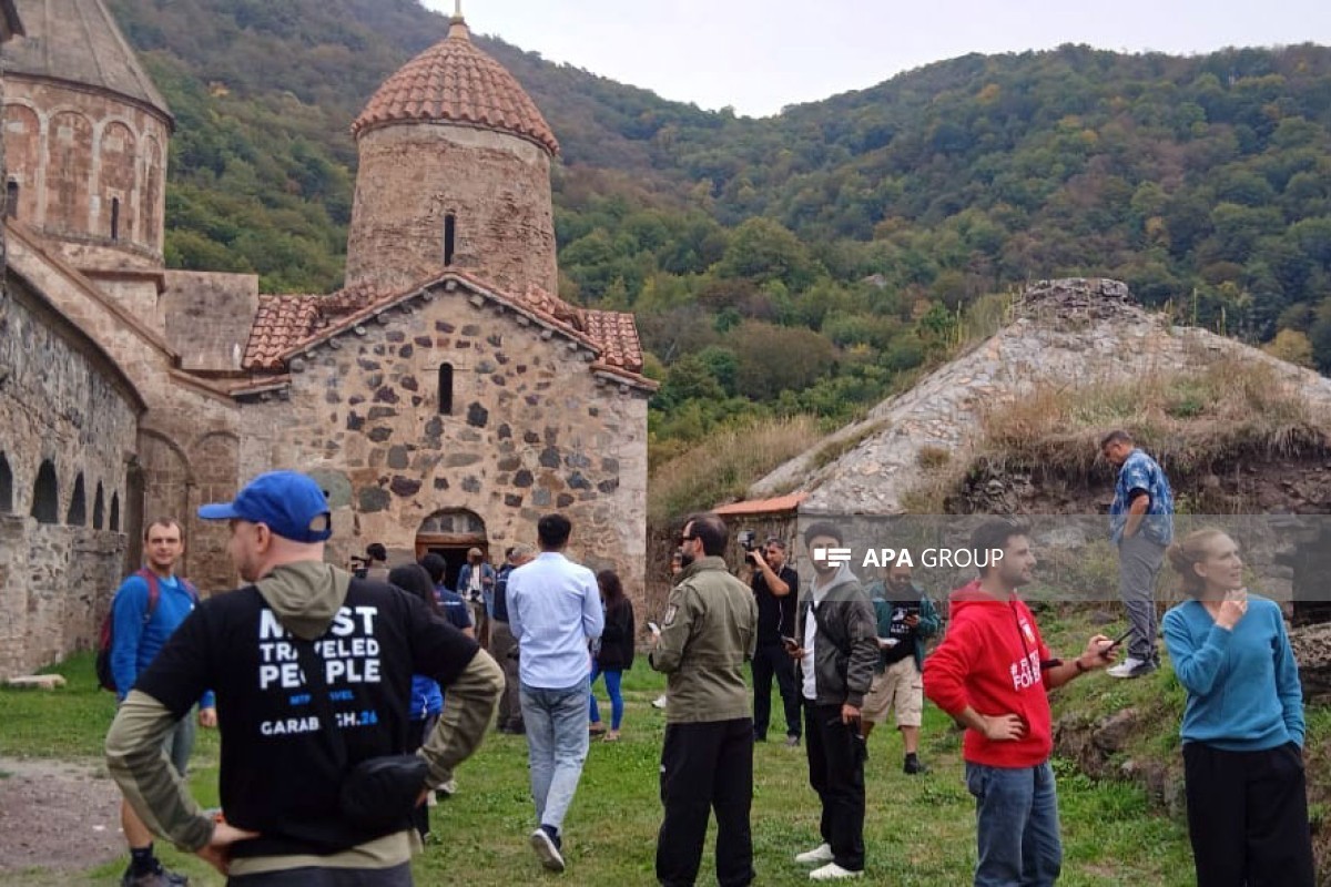 Международная делегация побывала в историческом комплексе Худавенг-ФОТО 