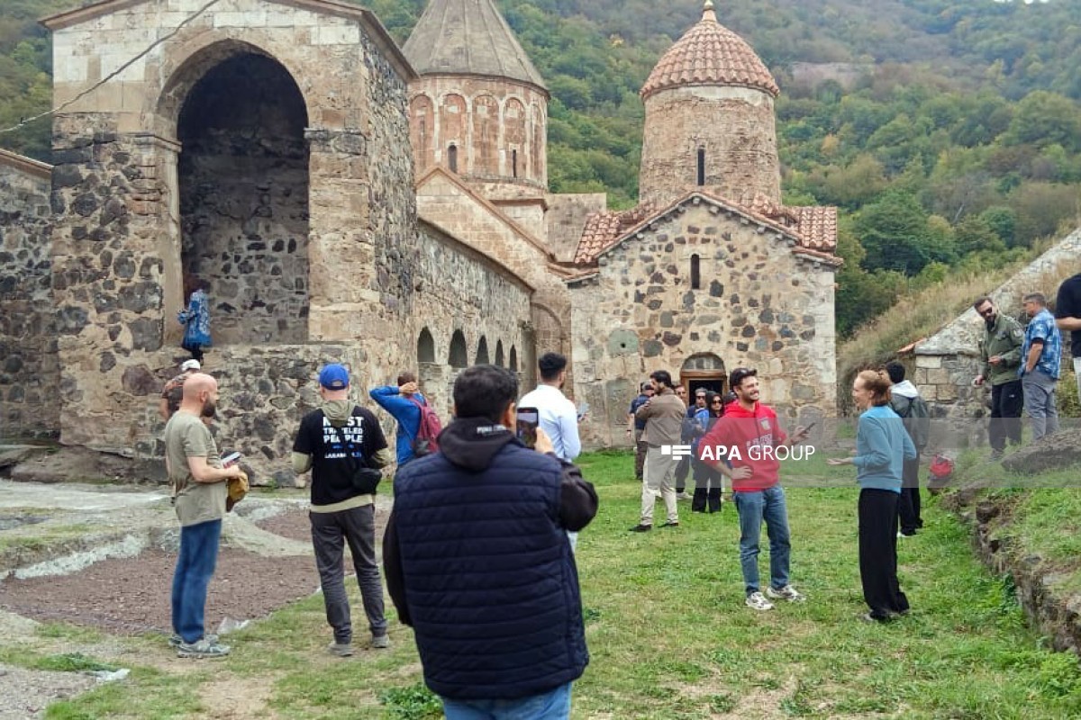 Международная делегация побывала в историческом комплексе Худавенг-ФОТО 