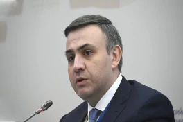 «Известия»: армянского чиновника обвиняют в выдаче поддельных сертификатов