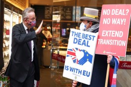Премьер Британии обвинил РФ во вмешательстве в референдум по Brexit