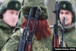 Женщин в российской армии предлагают оставлять на службе до 50 лет
