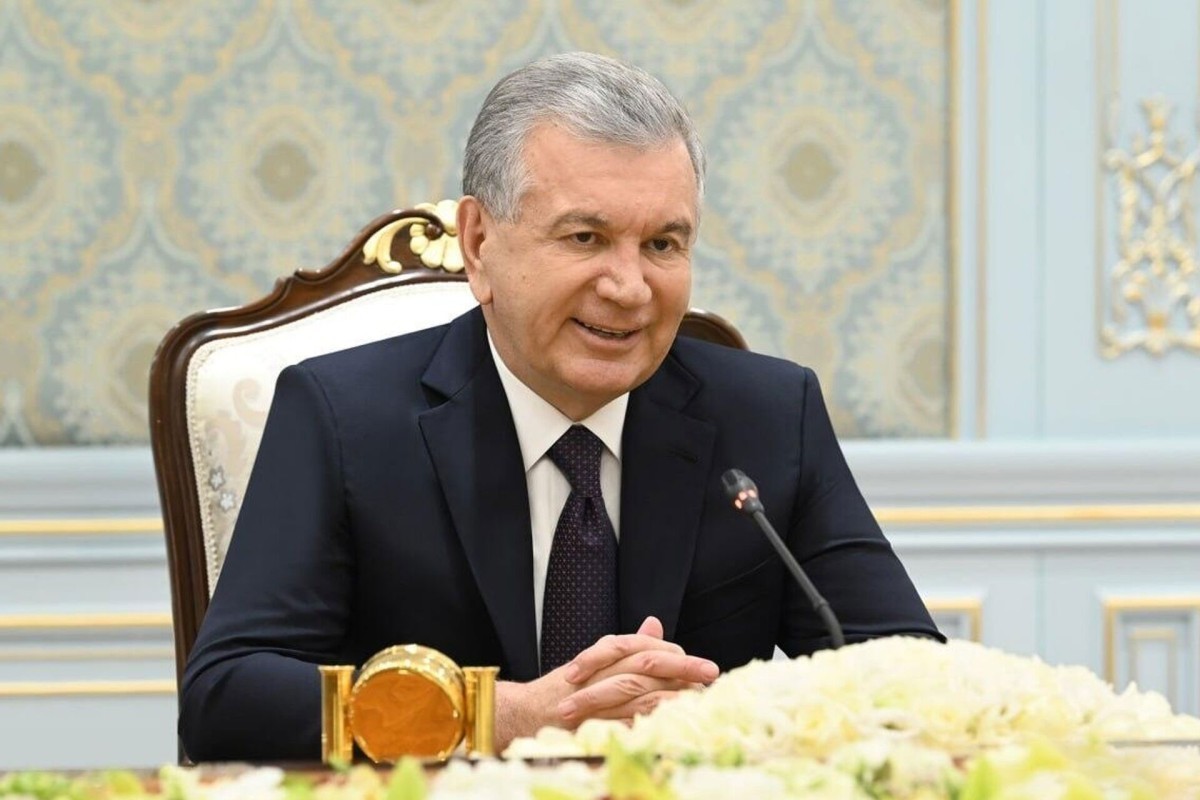 Лидер Узбекистана направляется в Баку на международный саммит 