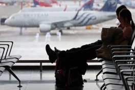 В Москве ограничили работу двух крупных аэропортов