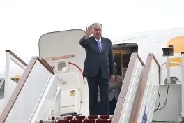 Президент Таджикистана Эмомали Рахмон направился в Баку