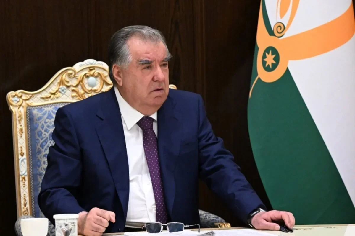 Рахмон поблагодарил Азербайджан за организацию саммита СВМДА