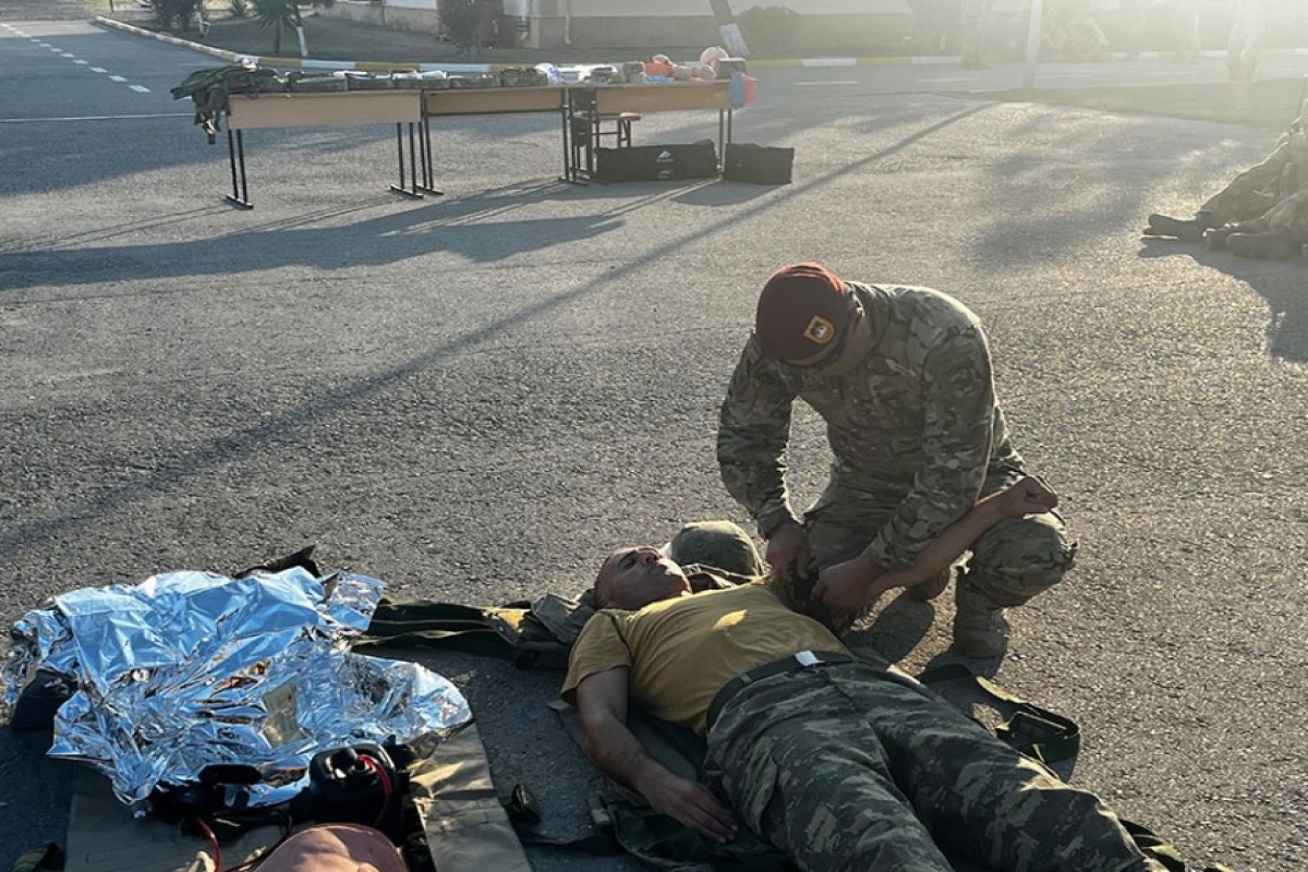 В Азербайджане военнообязанные провели боевые стрельбы в рамках учебных сборов-ФОТО 