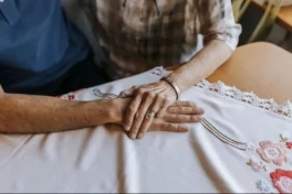 В Мексике 96-летняя женщина вышла замуж за 18-летнего юношу
