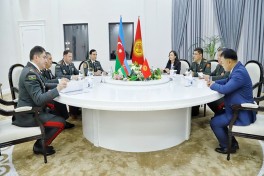 Закир Гасанов встретился с министром обороны Кыргызстана-ФОТО 