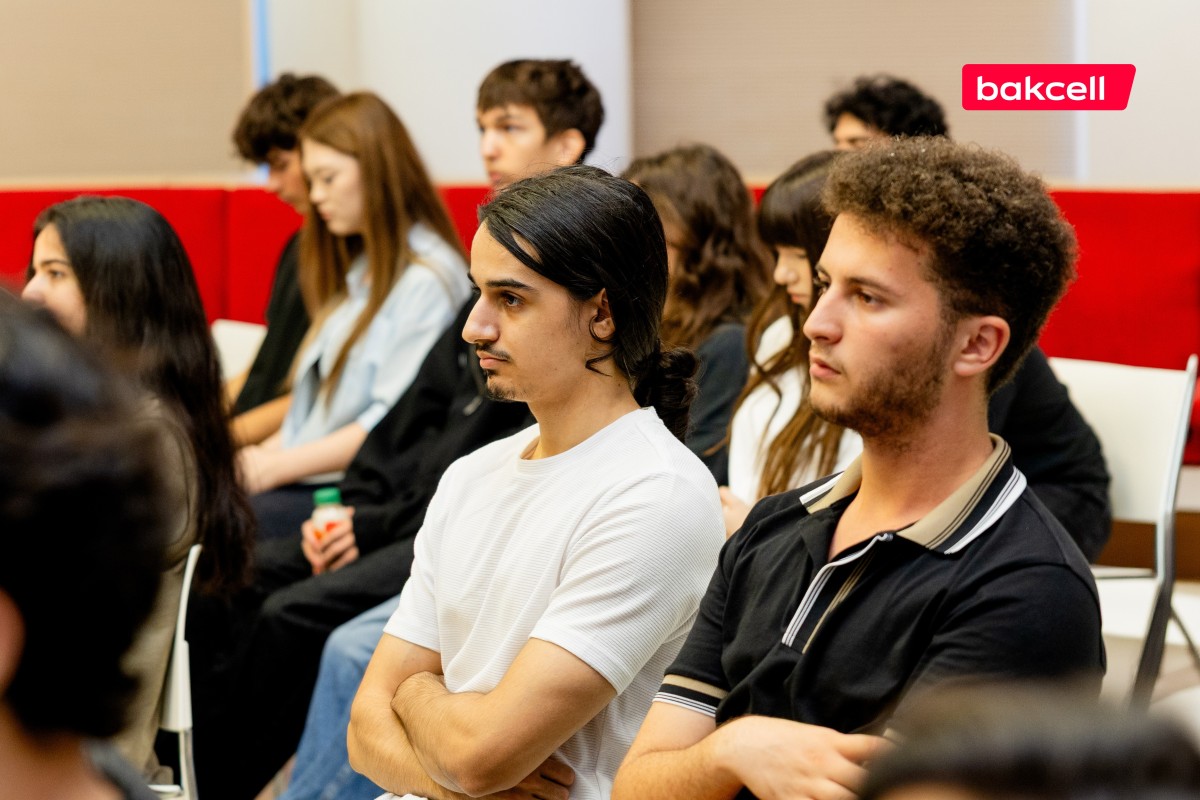 Гендиректор Bakcell встретился со студентами Университета ADA-ФОТО 