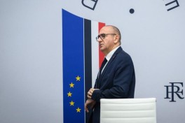 Глава МВД Франции подал в отставку