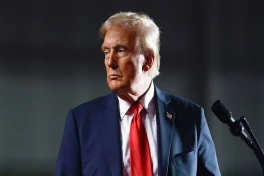 Рейтинг Трампа рухнул до 33%: американцы недовольны президентом