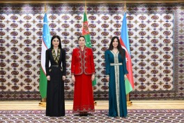 Лейла Алиева на встрече с Огулджахан Атабаевой и Саиды Мирзиёевой-ФОТО 