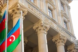 Азербайджан призвал граждан отказаться от поездок во Францию