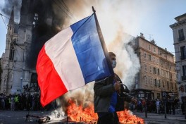 Во Франции готовятся к протестным выходным