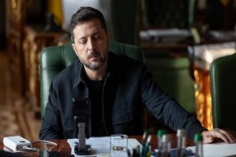 Зеленский ожидает от Уиткоффа подробностей переговоров с Россией и готовится к трехсторонней встрече