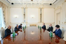 Ильхам Алиев принял министра иностранных дел Индии-ФОТО 