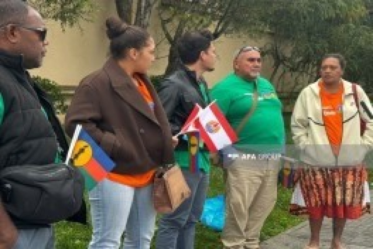 В Баку прошла акция в поддержку юных футболистов Новой Каледонии и Французской Полинезии -ФОТО 
