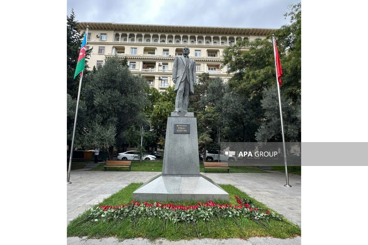 В Баку почтили память Ататюрка -ФОТО 