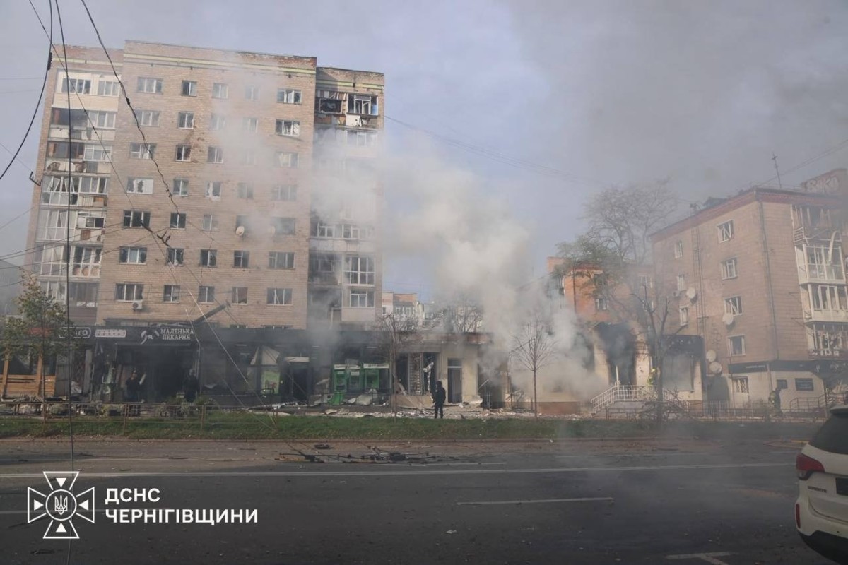 Две 15-летние девушки погибли в результате удара России по центру Чернигова-ФОТО 
