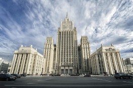 МИД РФ обвинил ЕС и НАТО в попытках сорвать усилия США по Украине