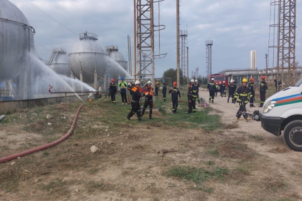 МЧС провело пожарно-тактические учения на нефтехимическом заводе SOCAR-ФОТО -ВИДЕО 