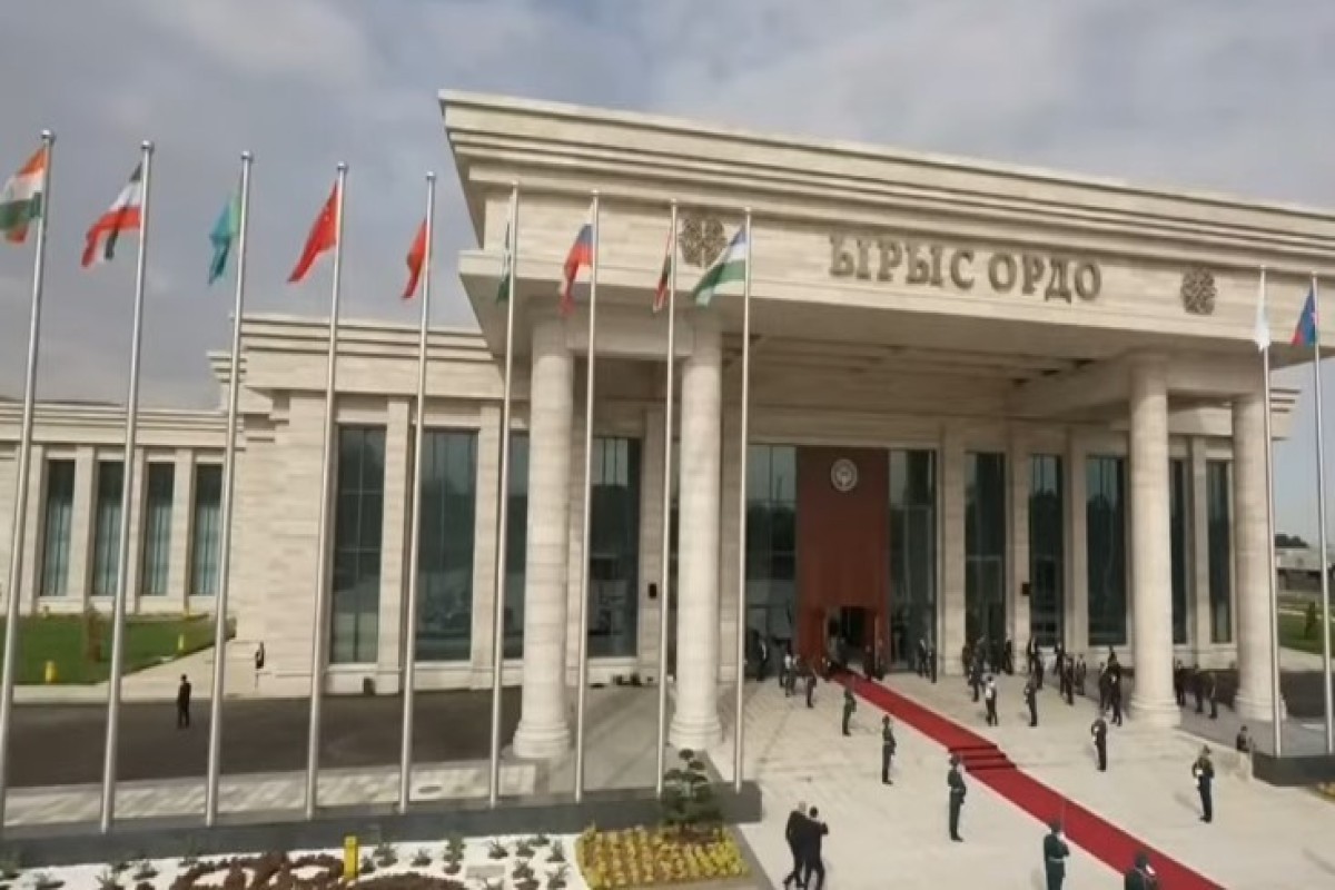 В Бишкеке проходит официальная церемония встречи участников саммита ШОС-ВИДЕО 