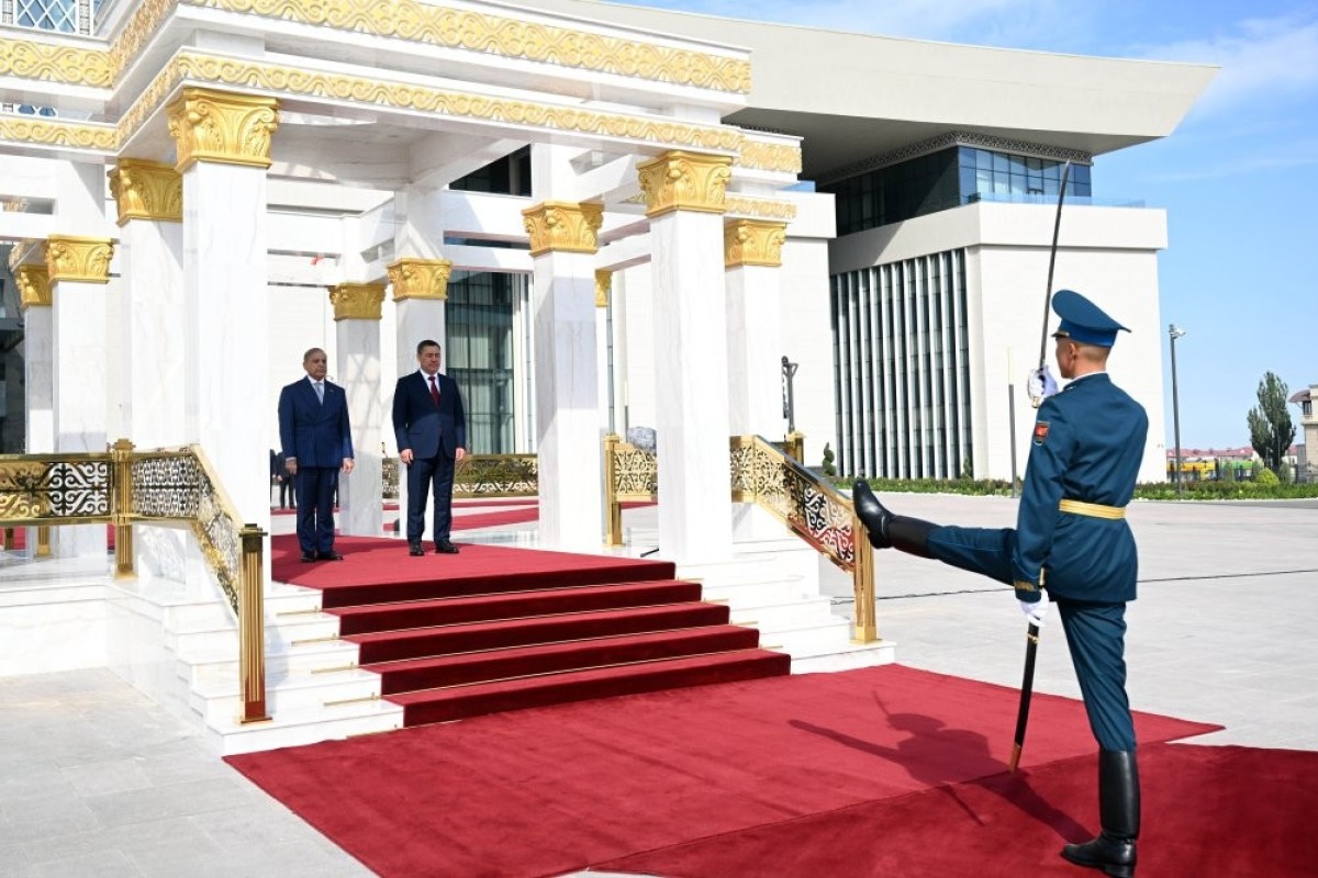 Жапаров и Шариф проводят переговоры в Бишкеке-ФОТО 
