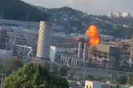 В результате атаки БПЛА на Сочи и Сириус начался пожар на нефтебазе
