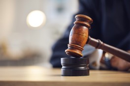 Суд в Москве заблокировал порносайт с образами священнослужителей