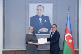 Новоназначенный посол Швейцарии на приеме у главы МИД Азербайджана