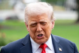 Трамп поручил исключить канадскую продукцию из госзакупок на $50 млрд в год