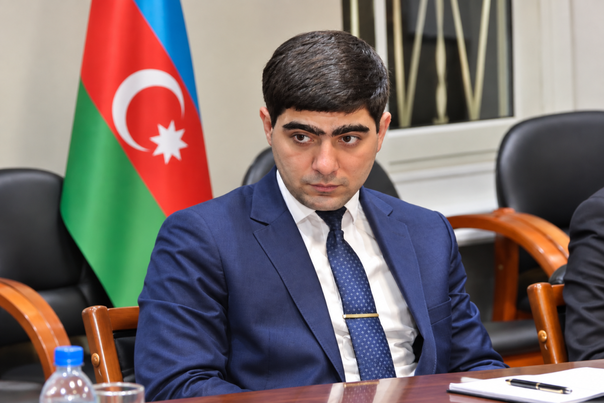 Араз Довлатов