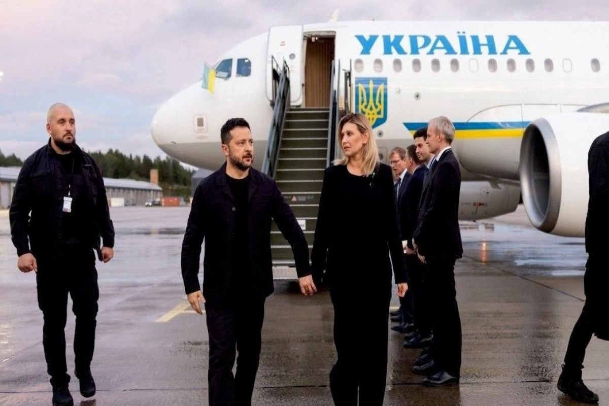 NRK: Самолет Зеленского едва не столкнулся с беспилотником