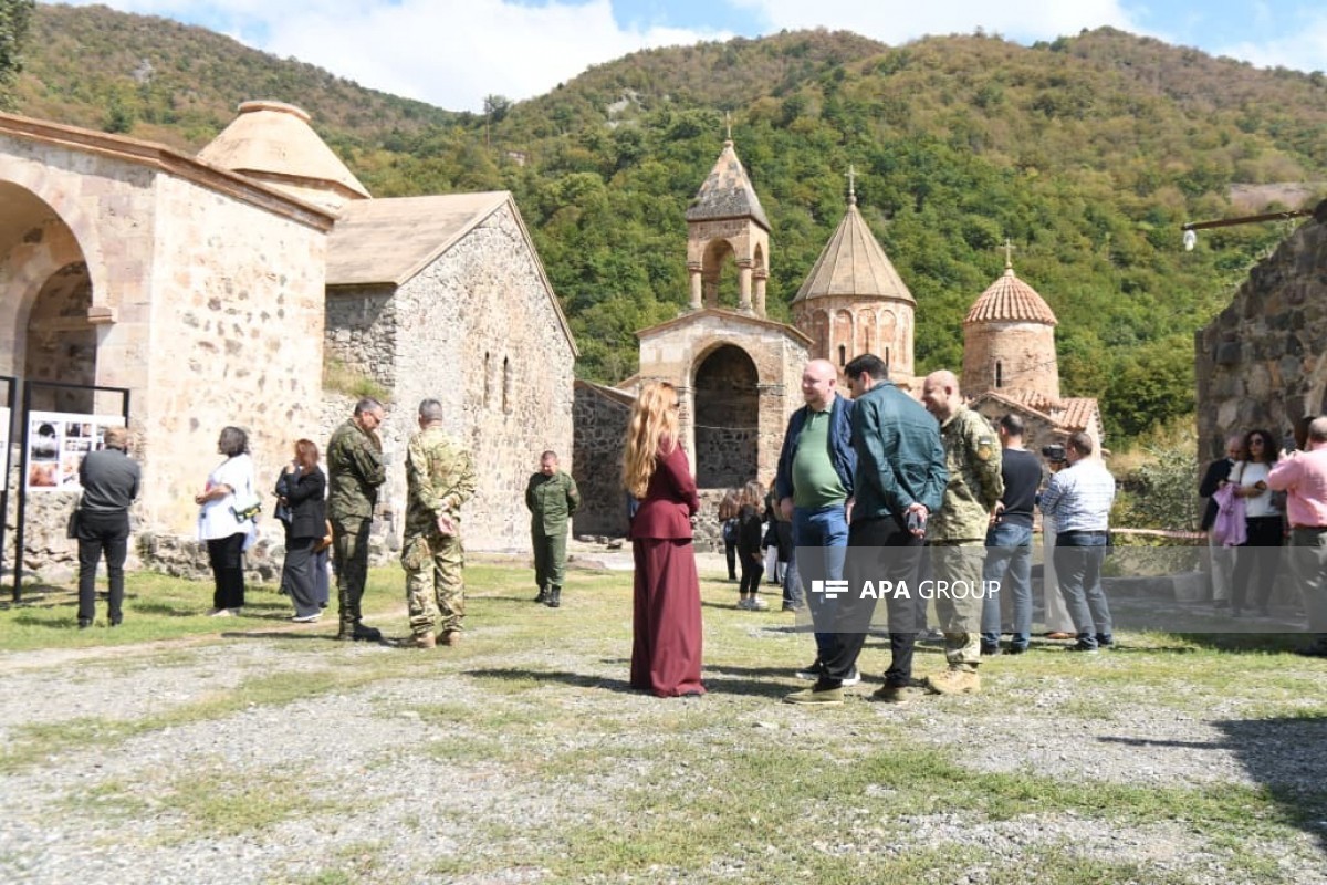 Дипломаты ознакомились с историческим наследием Худавенга-ФОТО 