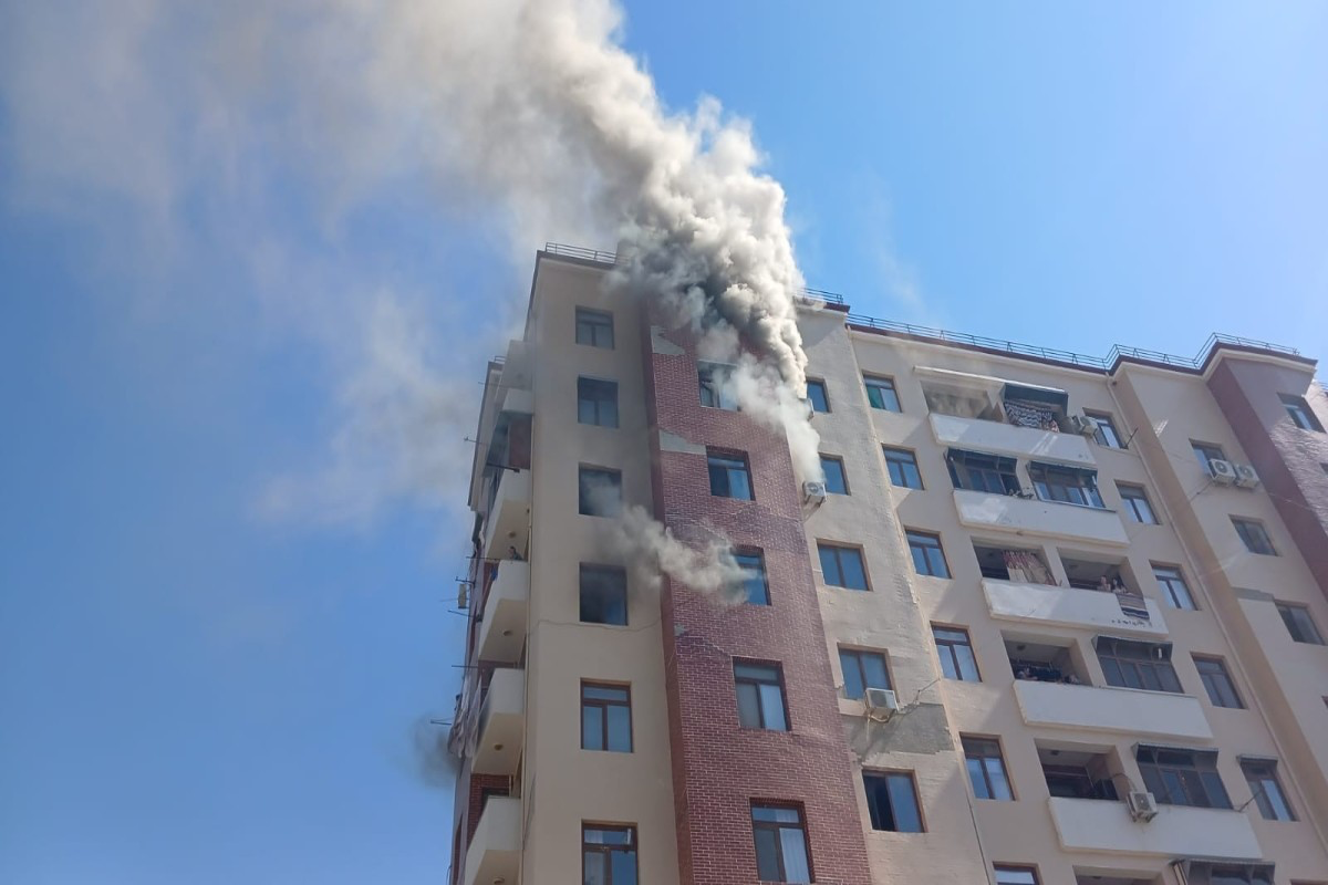 В Мингячевире произошёл пожар в здании, жильцы эвакуированы -ВИДЕО 