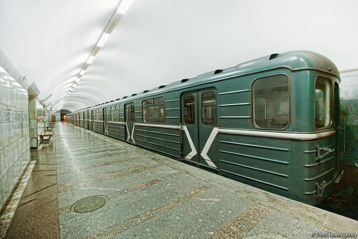 В Бакинском метрополитене возникли проблемы с движением поездов