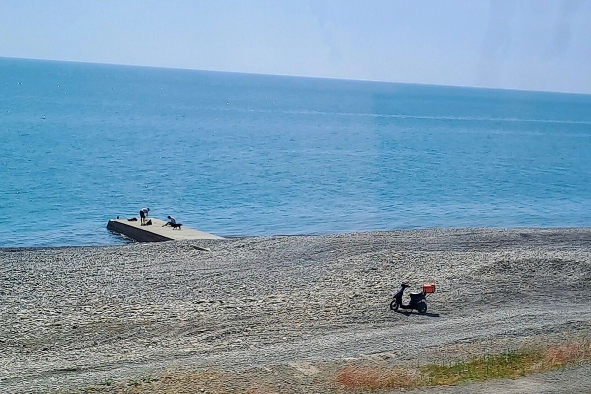 В Сочи закрыли все пляжи из-за угрозы атаки морских беспилотников