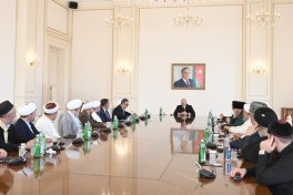 Алиев: Европейский парламент – это логово коррупционеров 