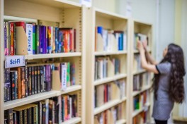В Сингапуре начали платить жителям за чтение книг