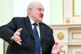 Лукашенко заявил, что "наелся" власти и не удерживает ее посиневшими руками