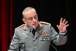 Немецкий генерал может занять высший военный пост в НАТО