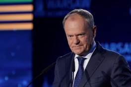 Туск: Украина ежемесячно теряет около 27 тысяч военных убитыми и ранеными