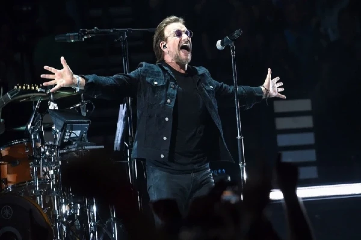 U2 возвращается с первым за девять лет альбомом