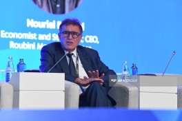Рубини на форуме в Баку рассказал о глобальной роли ИИ