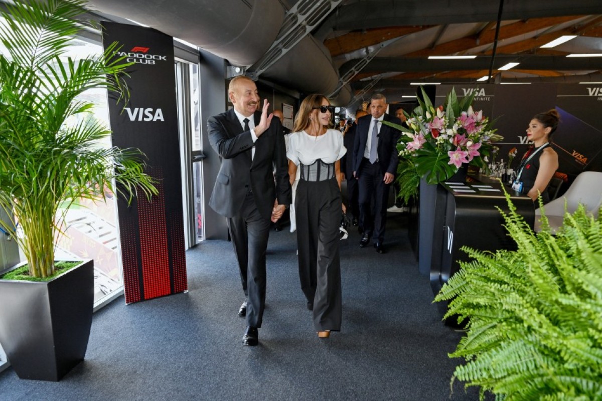 Ильхам Алиев с семьей посетил юбилейный Гран-при Азербайджана «Формулы-1»-ФОТО 