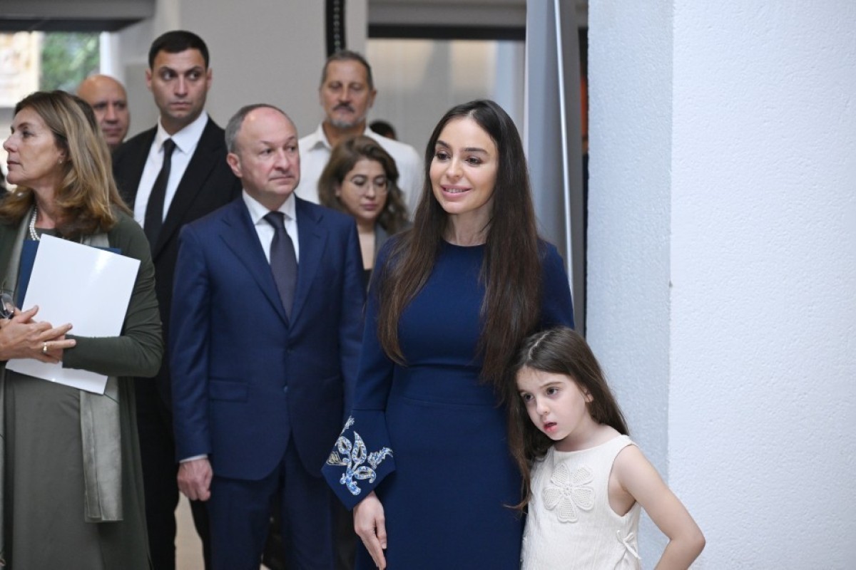 Лейла Алиева приняла участие в открытии выставки азербайджанских ковров в Святом Престоле-ФОТО 