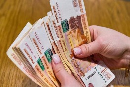 Россия ввела лимит на вывоз наличных рублей в Азербайджан